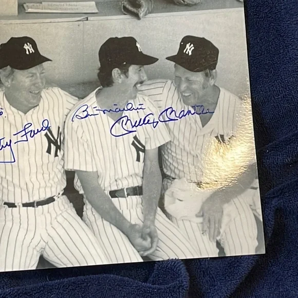Joe DiMaggio Ford Martin mantle, signed 8 x 10 photo